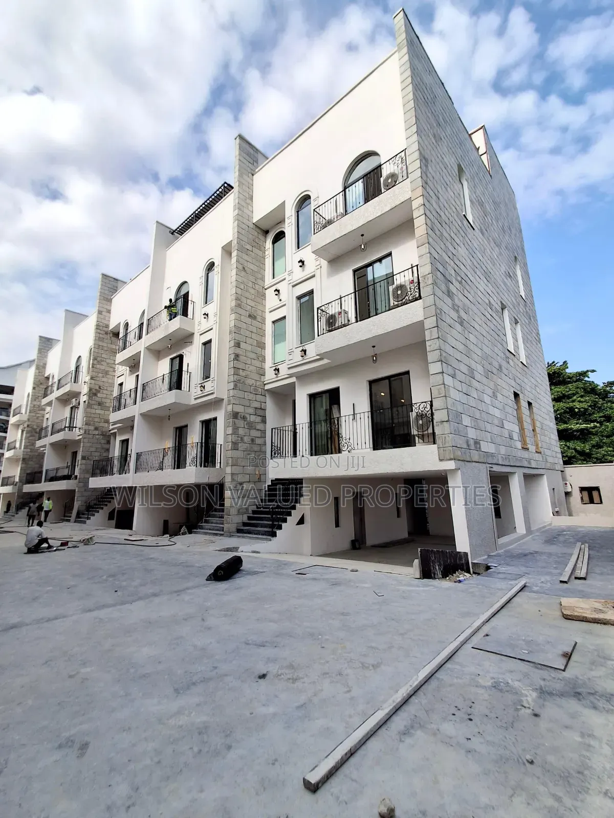 6bdrm Mansion in Water Front Super for sale in Banana Island