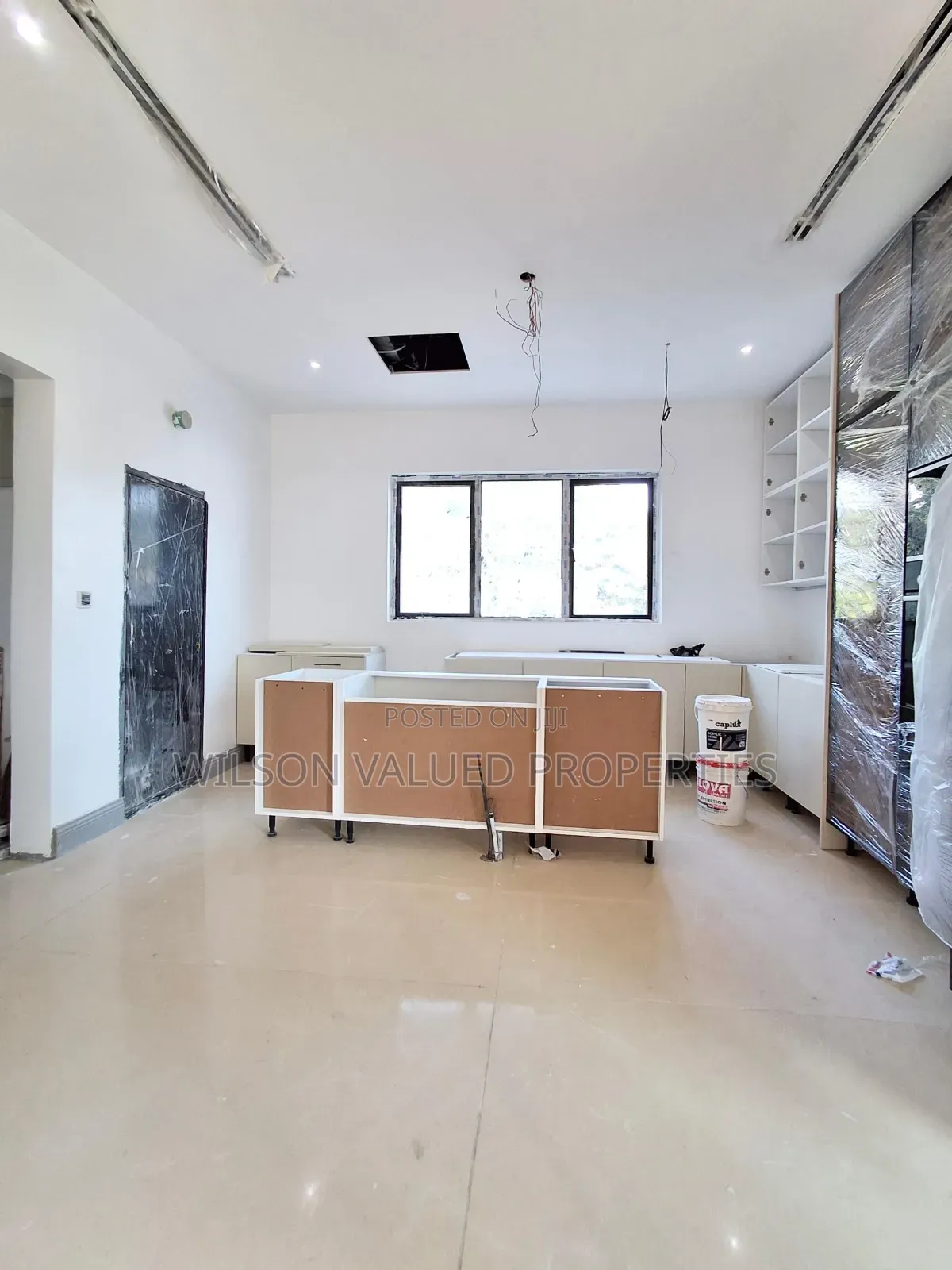 6bdrm Mansion in Water Front Super for sale in Banana Island
