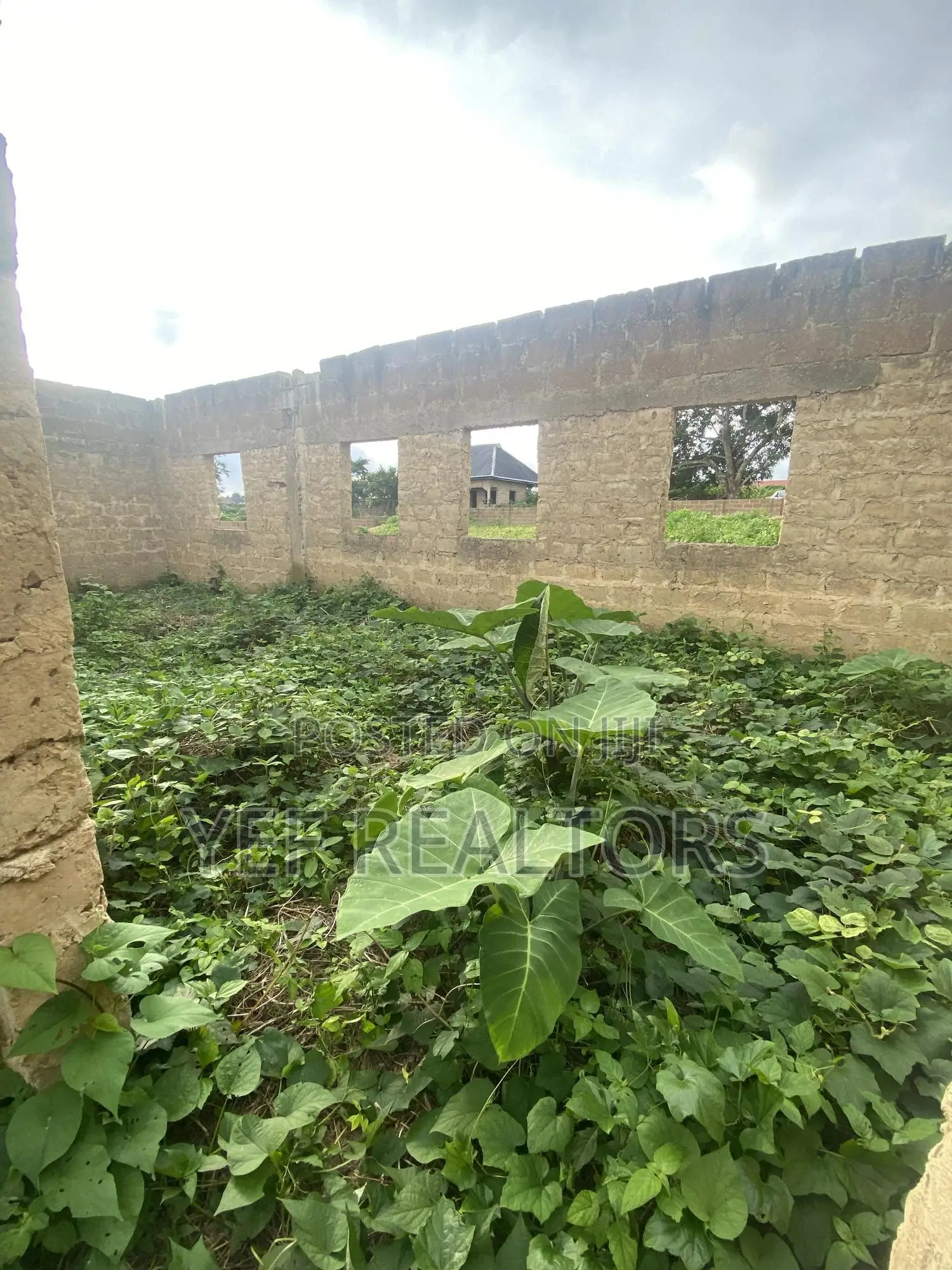 Uncompleted 3 Bedroom Flat At Roofing Level For Sale At Awosun in Ife