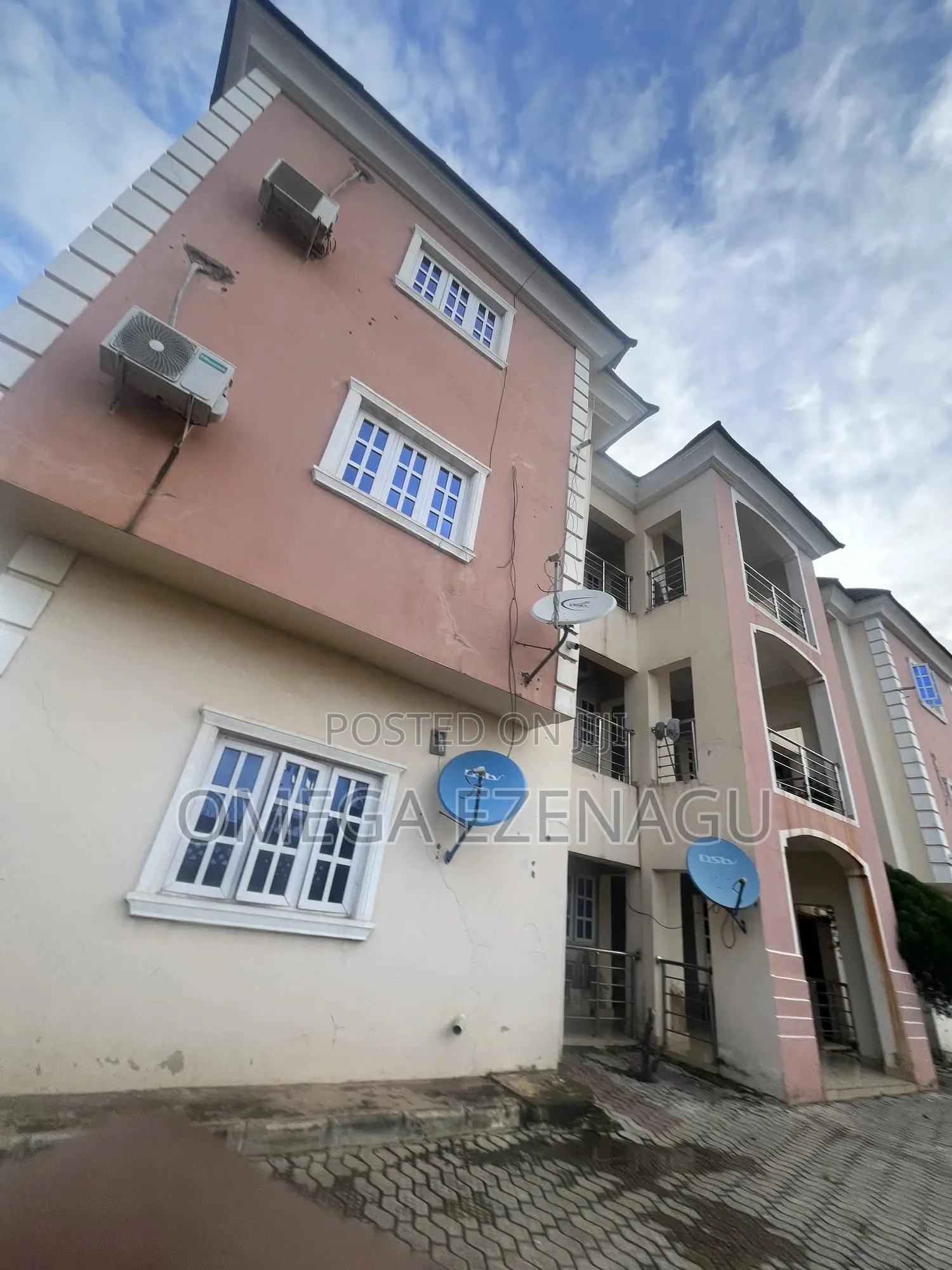 3bdrm Block of Flats in Wuye for sale in Wuye