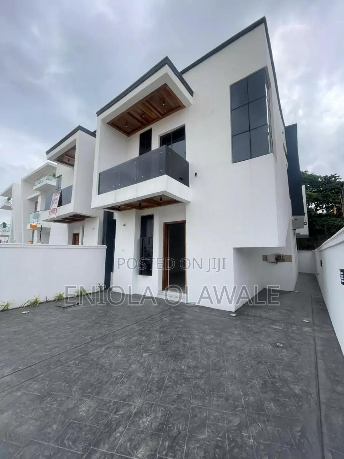 4bdrm Duplex in Chevron, Ajah for sale in Ajah