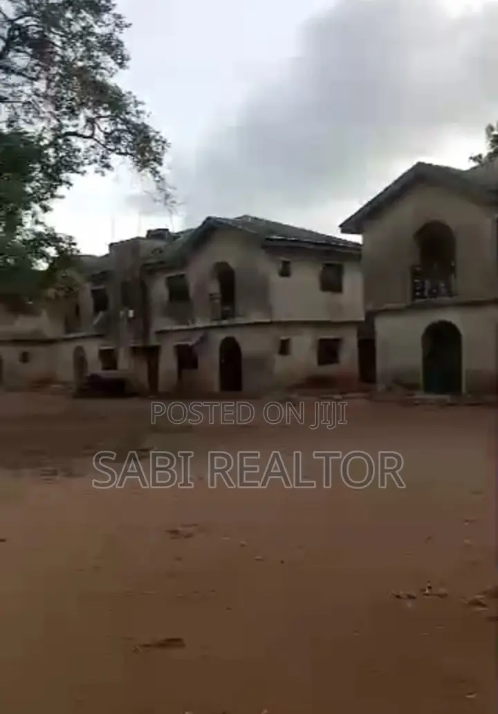 Furnished 2bdrm Block of Flats in Baruwa for sale in Baruwa