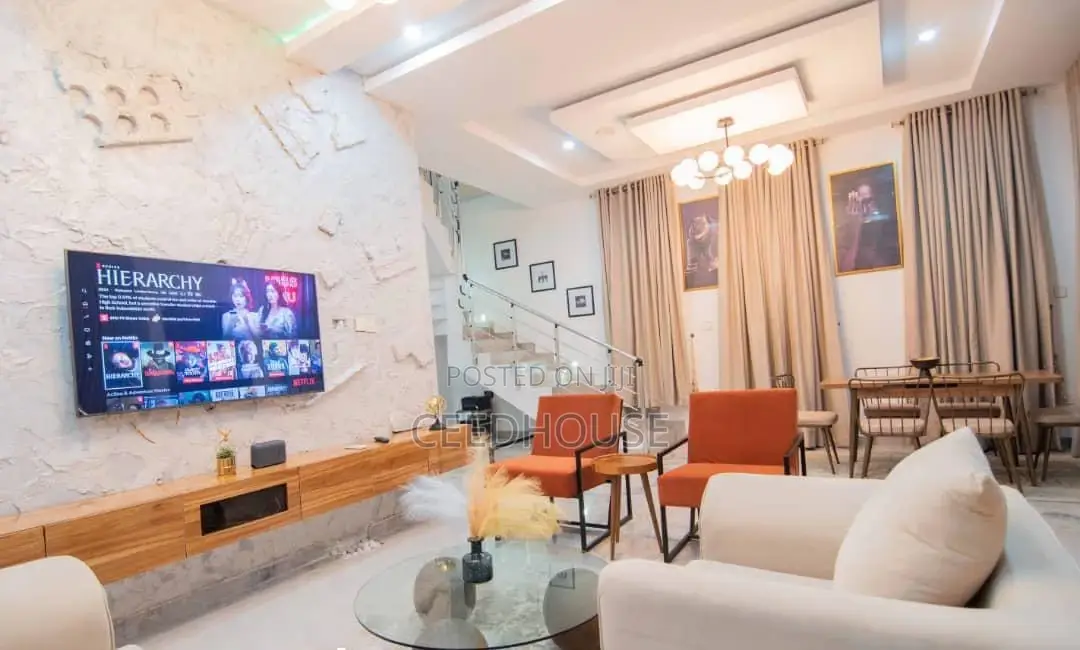 Luxurious 4 Bedrooms Self Compound in Chevron