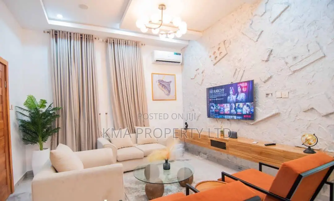 Luxurious 4 Bedrooms Self Compound in Chevron