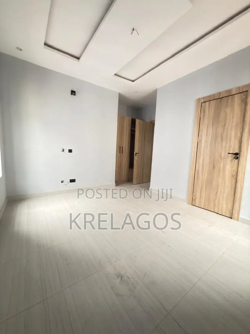 5bdrm Duplex in Royal Gardens, Off Lekki-Epe Expressway for sale in Off Lekki-Epe Expressway