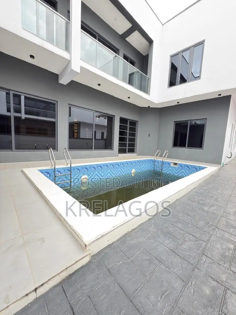 5bdrm Duplex in Royal Gardens, Off Lekki-Epe Expressway for sale in Off Lekki-Epe Expressway