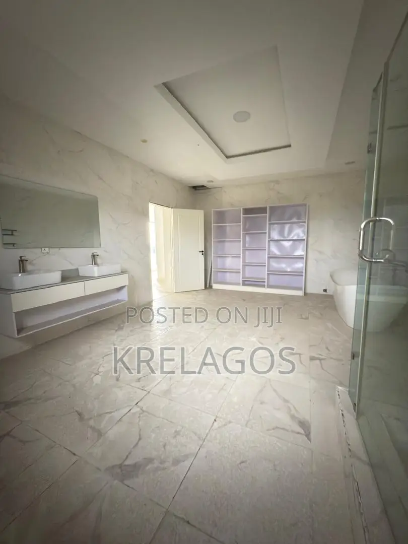 5bdrm Duplex in Royal Gardens, Off Lekki-Epe Expressway for sale in Off Lekki-Epe Expressway