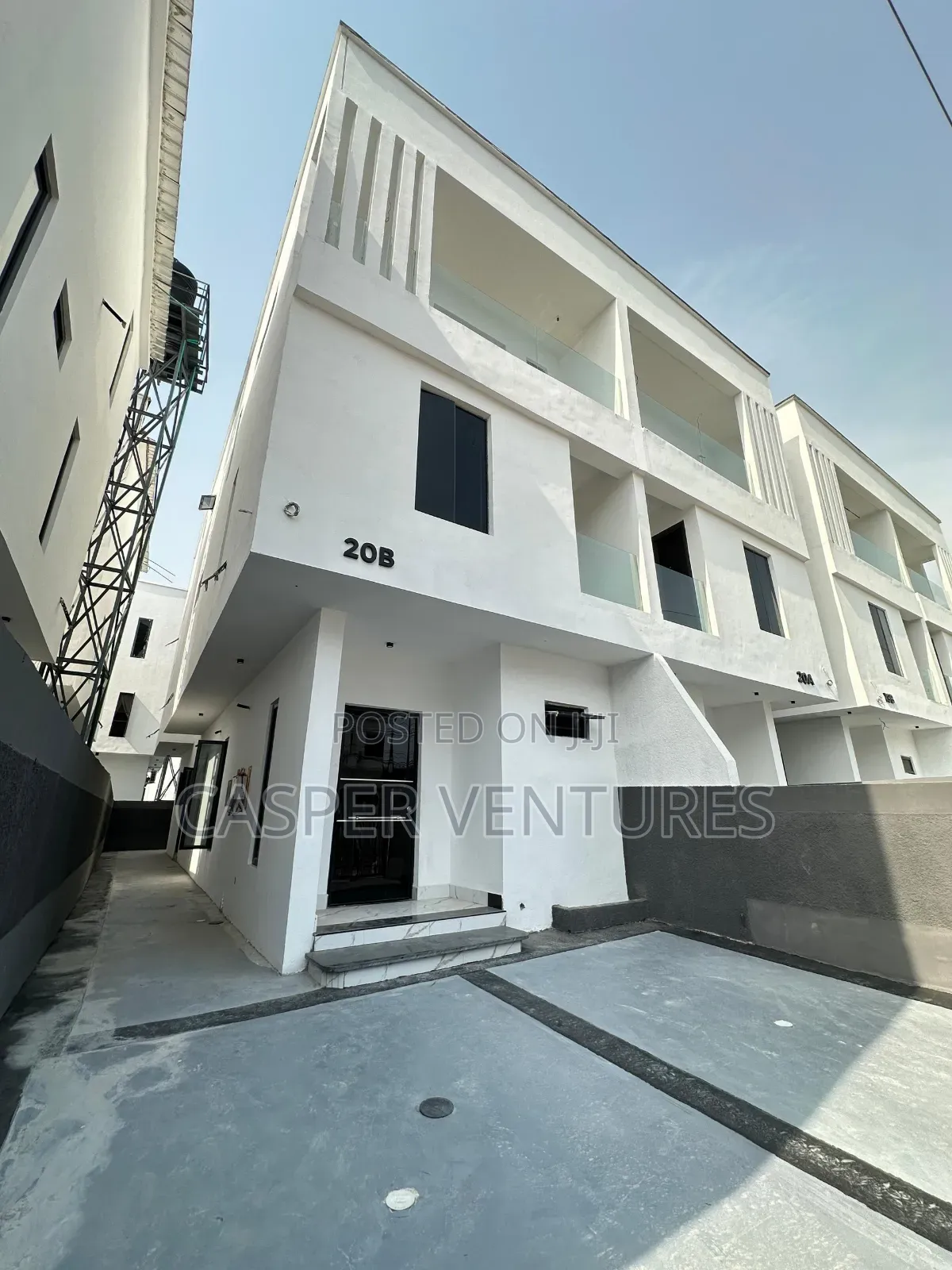 4bdrm Duplex in Agungi East for sale in Agungi
