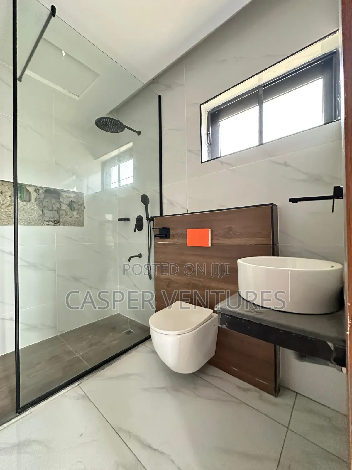 4bdrm Duplex in Agungi East for sale in Agungi