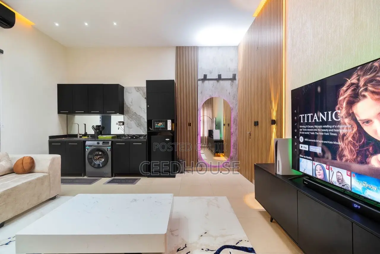 Luxurious 1 Bedroom Apartment With Ps5 in Lekki Phase 1