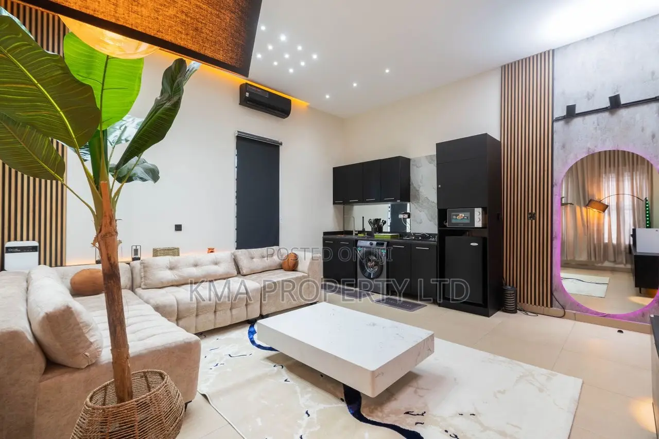 Luxurious 1 Bedroom Apartment With Ps5 in Lekki Phase 1