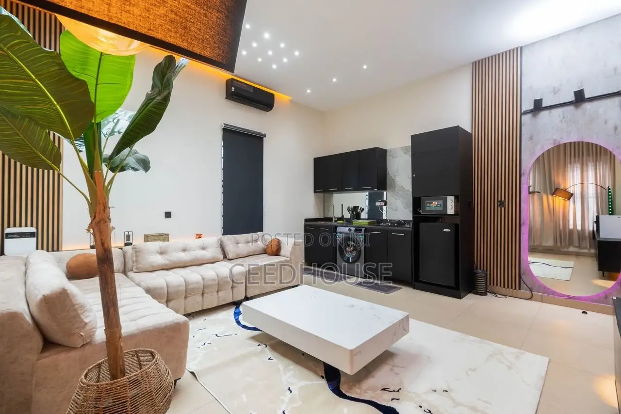 Luxurious 1 Bedroom Apartment With Ps5 in Lekki Phase 1