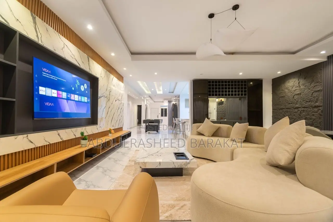 Brand New 3 Bedroom Apartment With Sea View Ps5 Snooker Balcony Pool in Lekki Phase 1