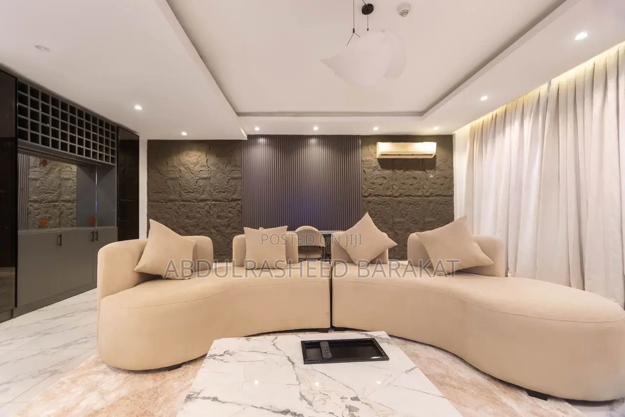 Brand New 3 Bedroom Apartment With Sea View Ps5 Snooker Balcony Pool in Lekki Phase 1