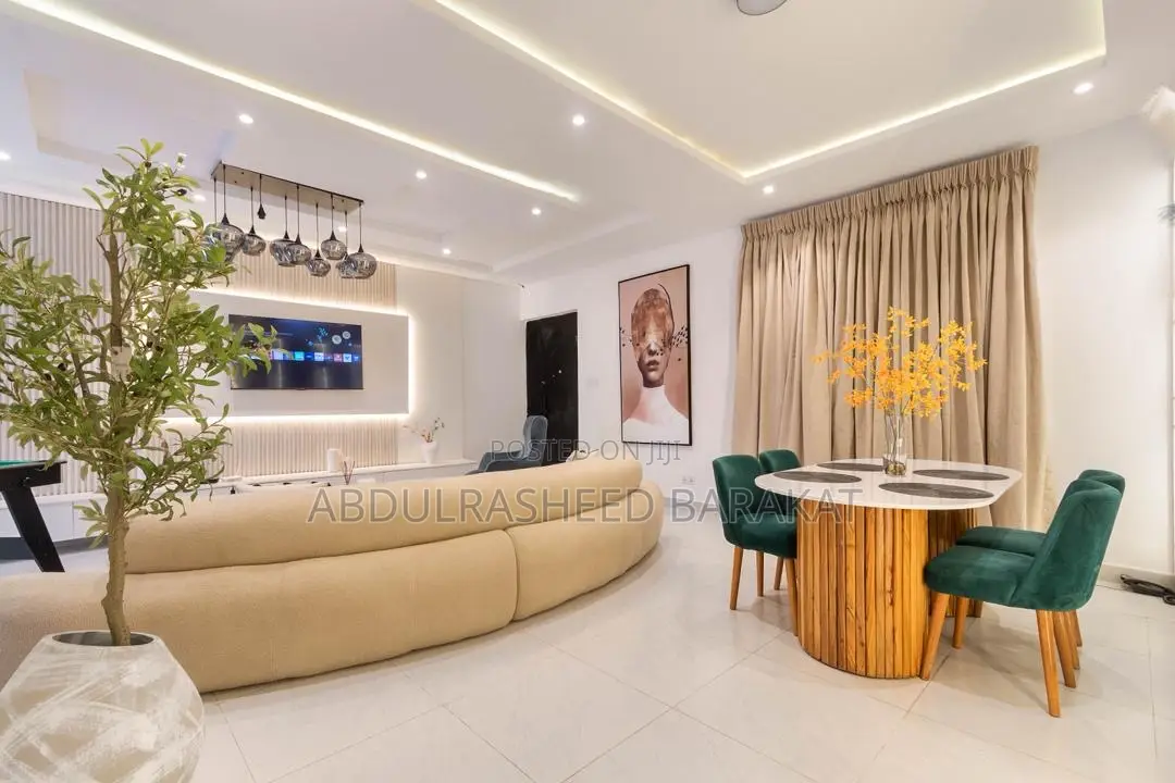 Brand New Luxury 2 Bedroom With Snooker Bathtub City View Balcony Ps5 in Lekki Phase 1