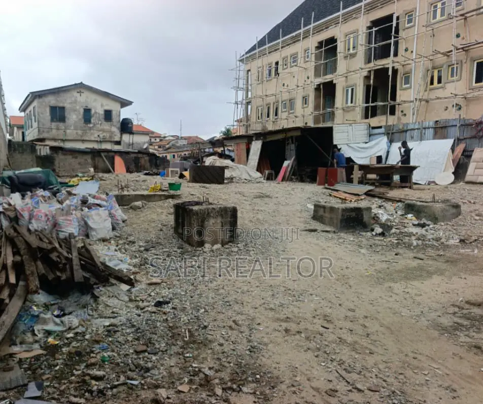 580sqm Land in Calm and Serene Environment in Yaba for Sale in Yaba
