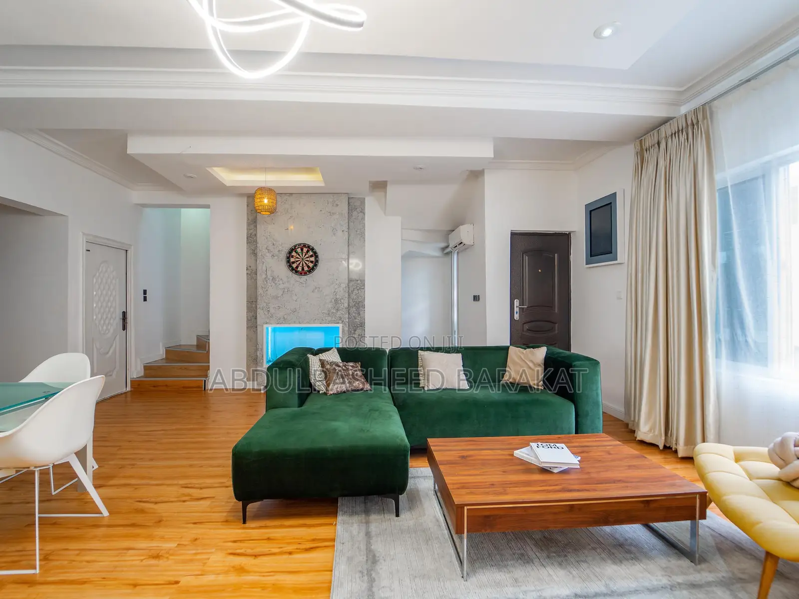 Luxury Spacious 2/3 Bedroom Terrace With Bathtub, Ps5 Pool in Osapa london