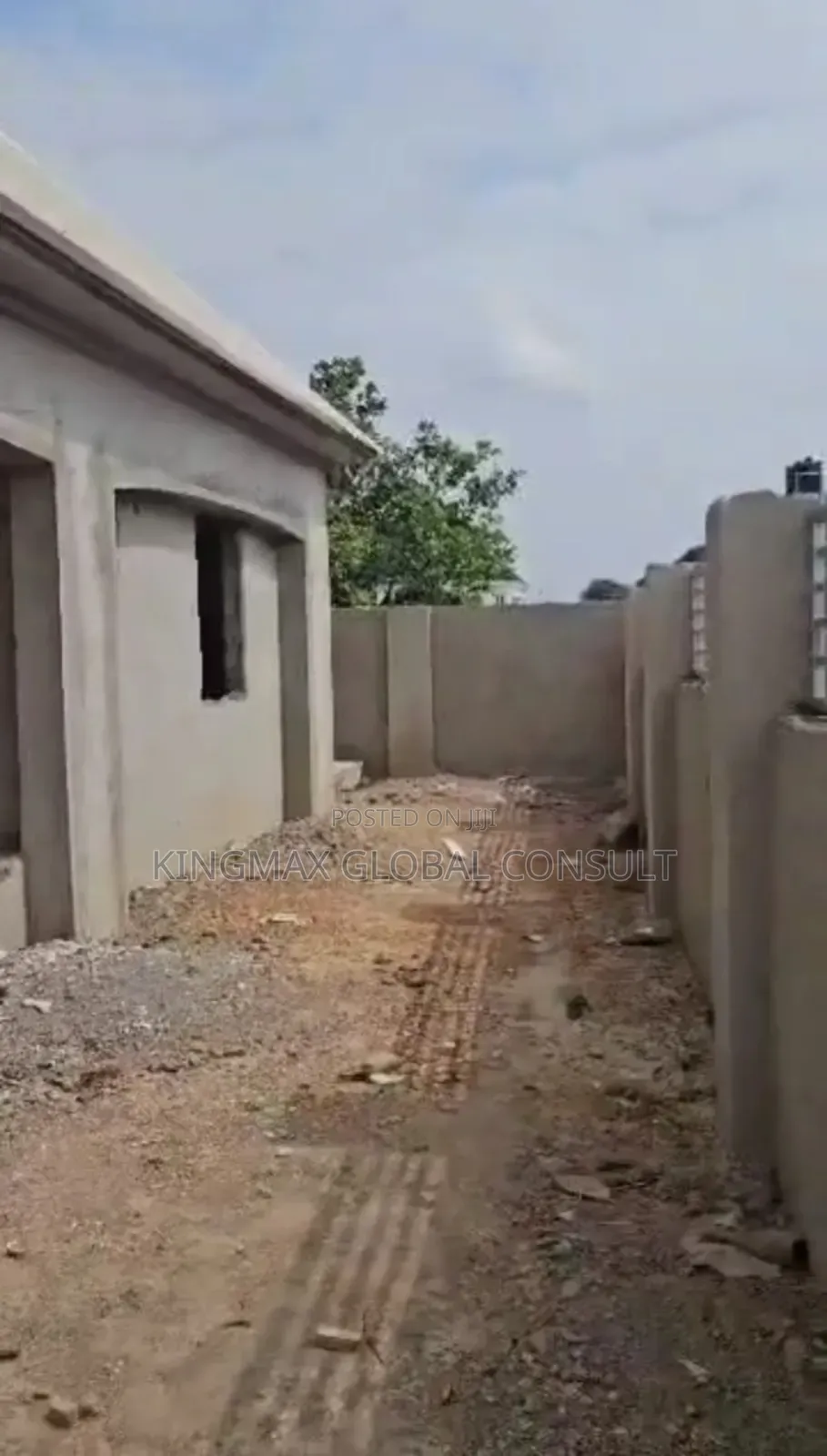 3bdrm Bungalow In Lugbe Abuja For Sale in Lugbe District