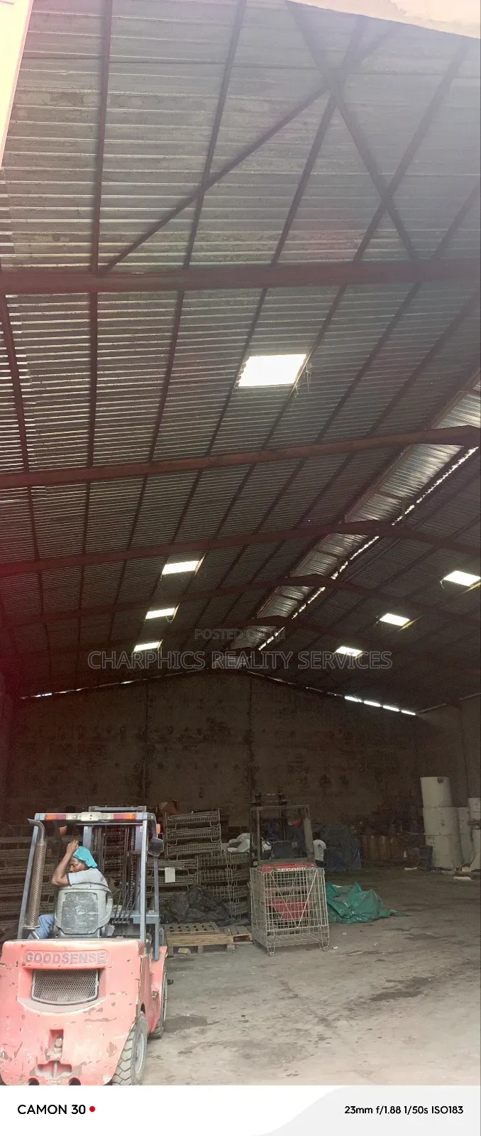 37000sqft Warehouse Off Eric Moore Surulere in Eric Moore