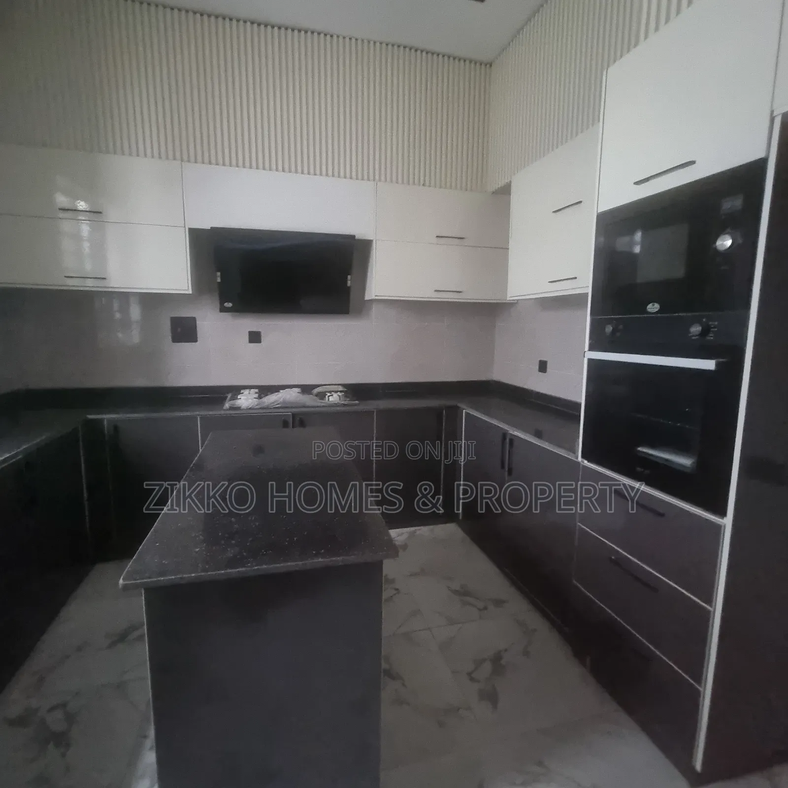 4bdrm Duplex in Orchid Road, Lekki for sale in Lekki