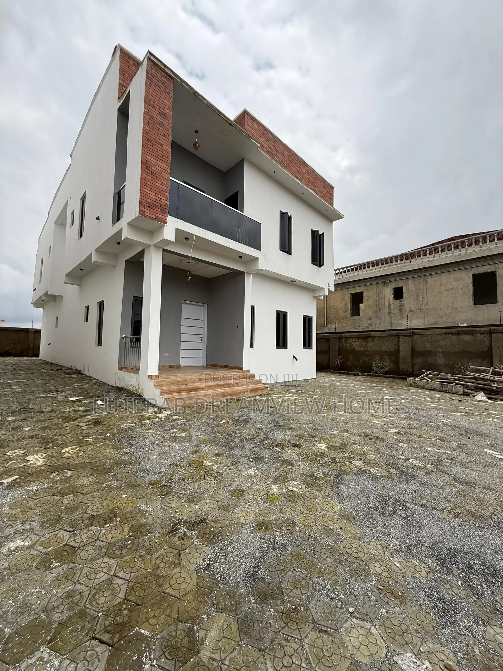 4bdrm Townhouse/Terrace in Guzape for sale in Guzape District