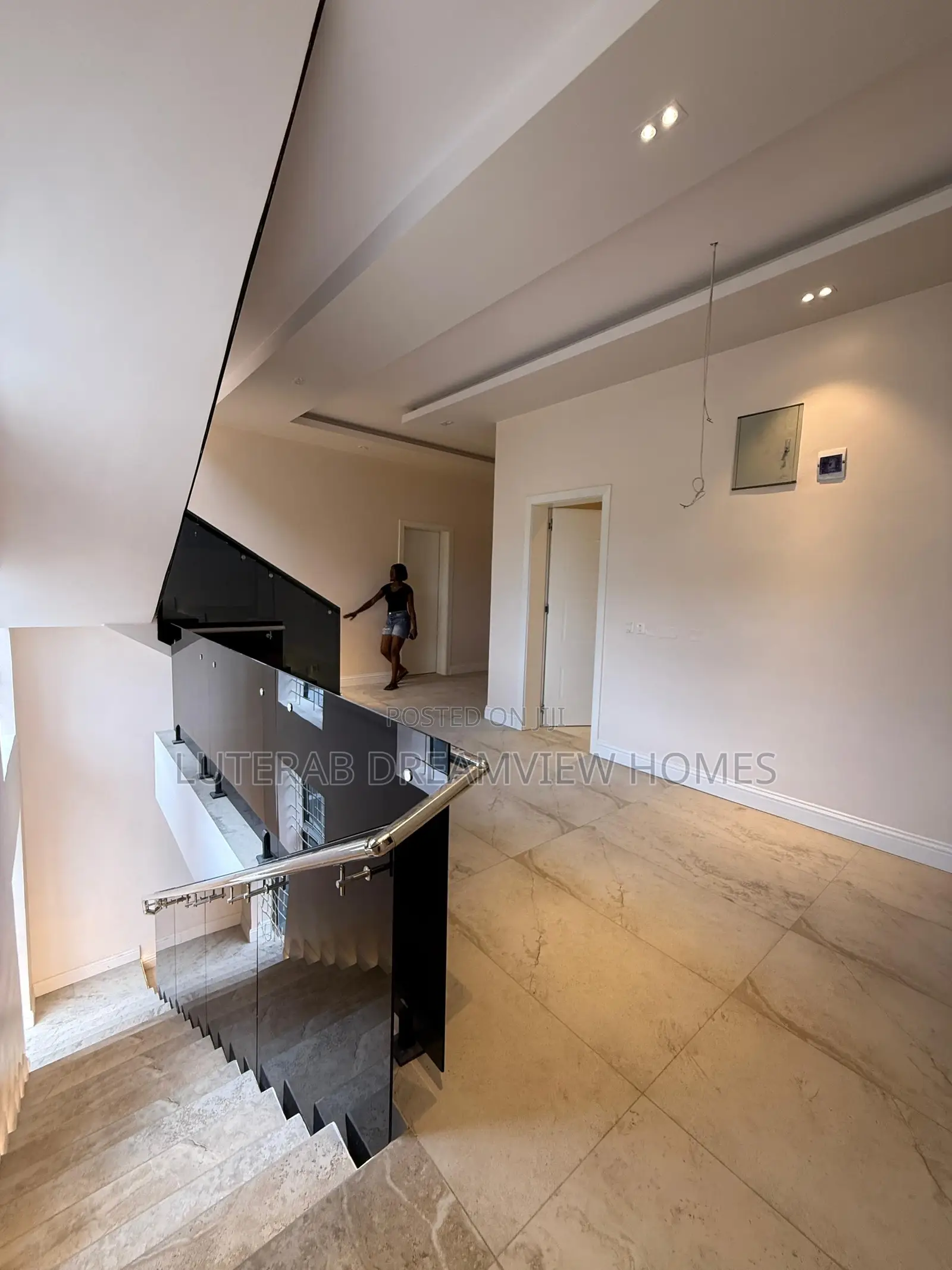 5bdrm Duplex in Guzape for sale in Guzape District