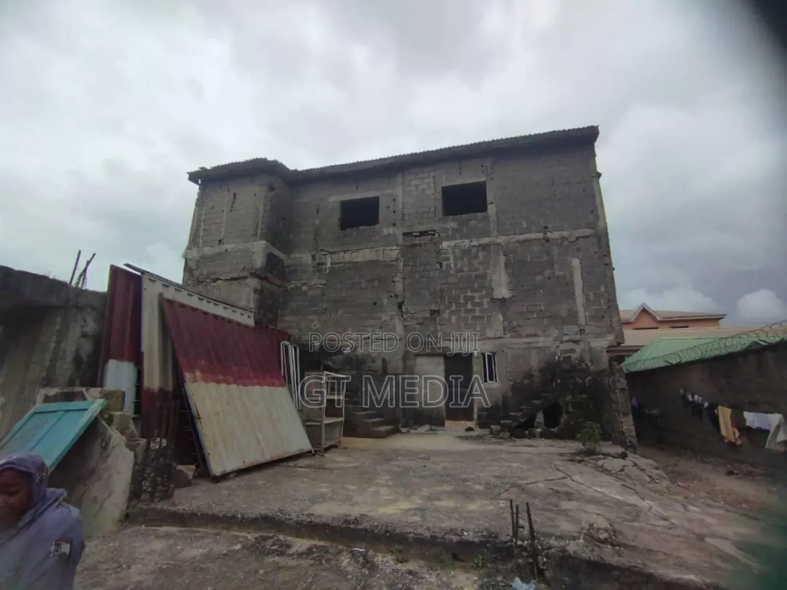 16bdrm House in Ago Okota Lagos for sale in Ago Palace