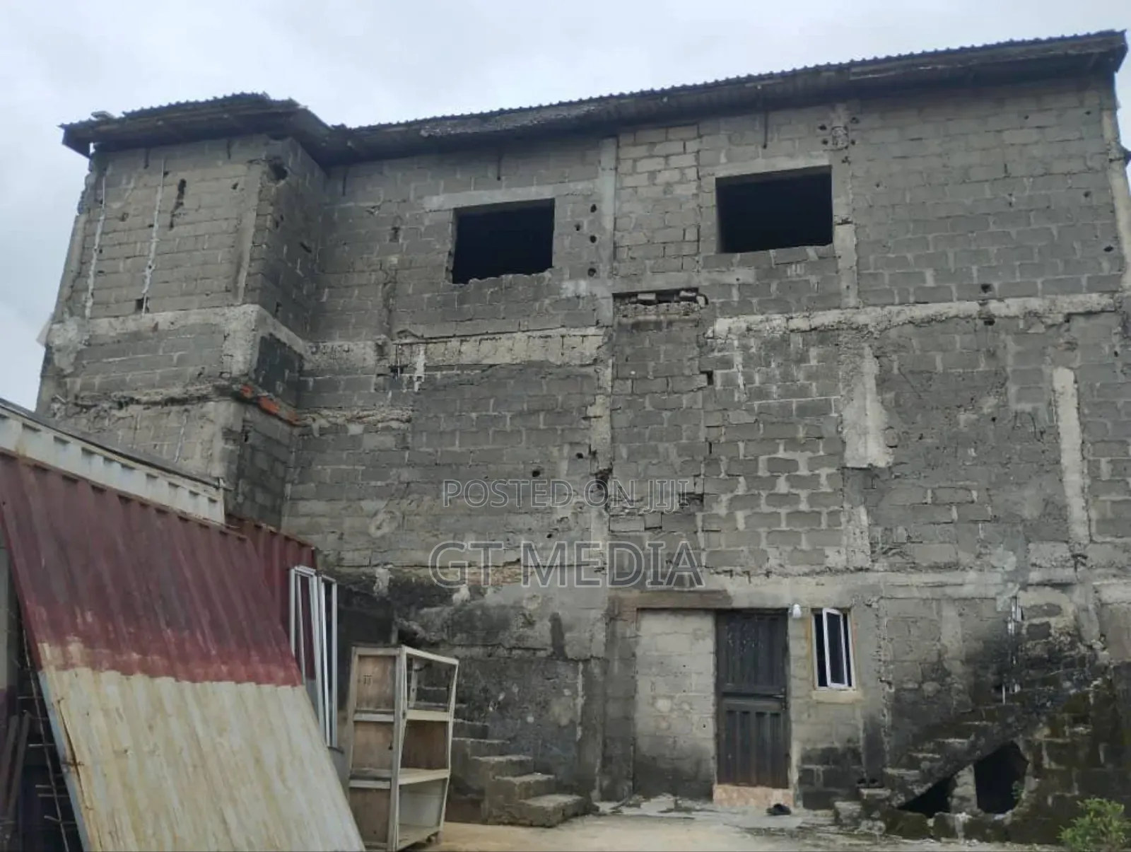 16bdrm House in Ago Okota Lagos for sale in Ago Palace