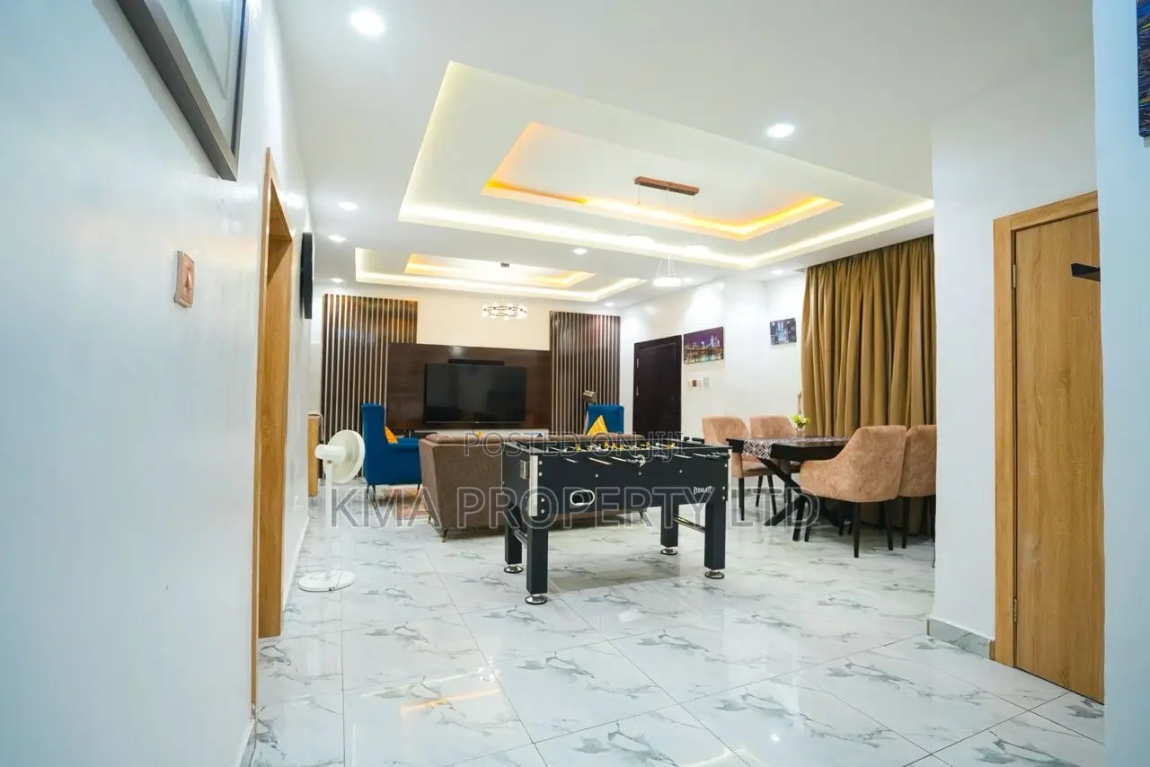 Luxurious 3/2 Bedrooms Apartment in Surulere
