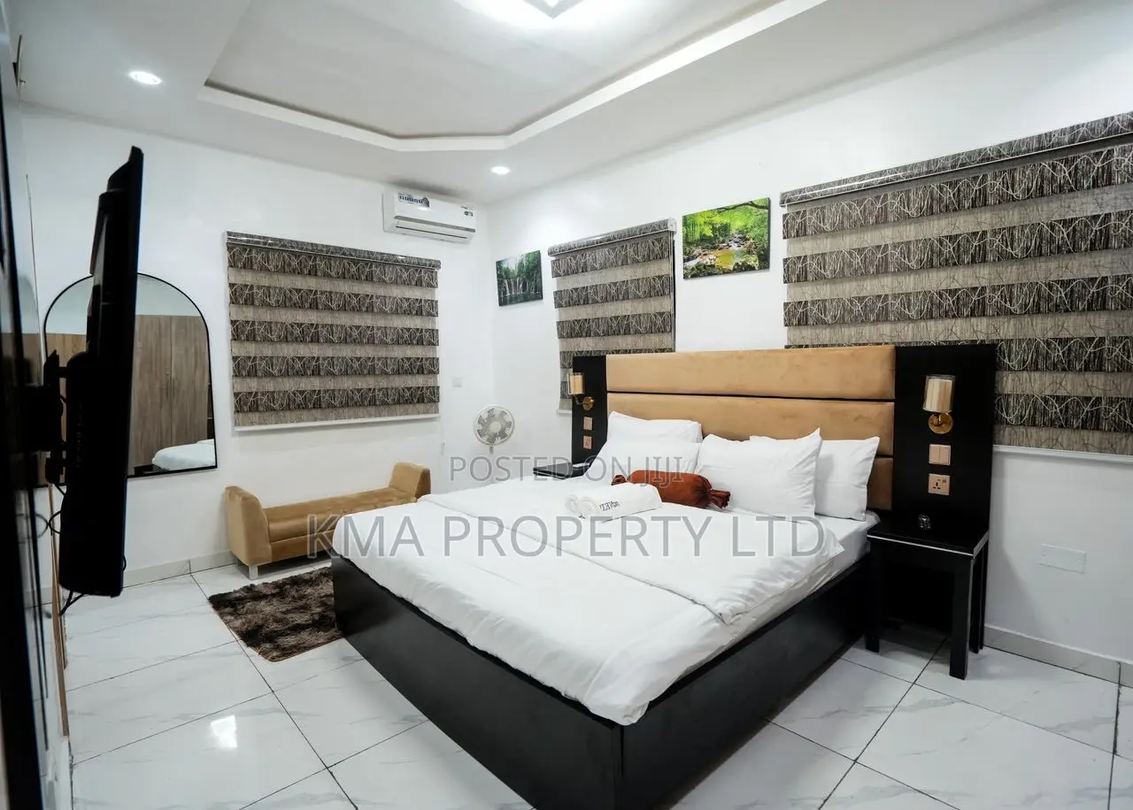 Luxurious 3/2 Bedrooms Apartment in Surulere
