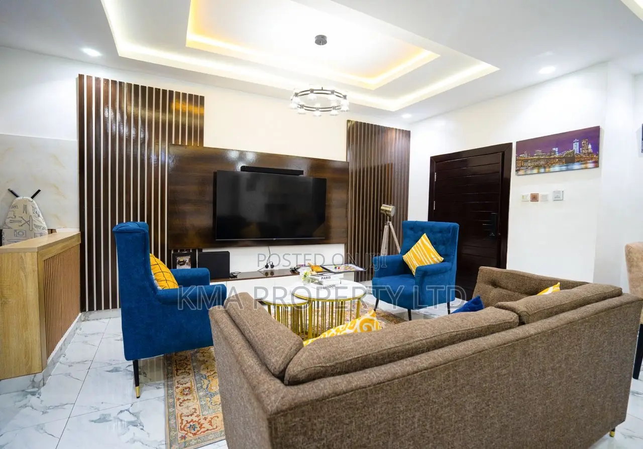 Luxurious 3/2 Bedrooms Apartment in Surulere