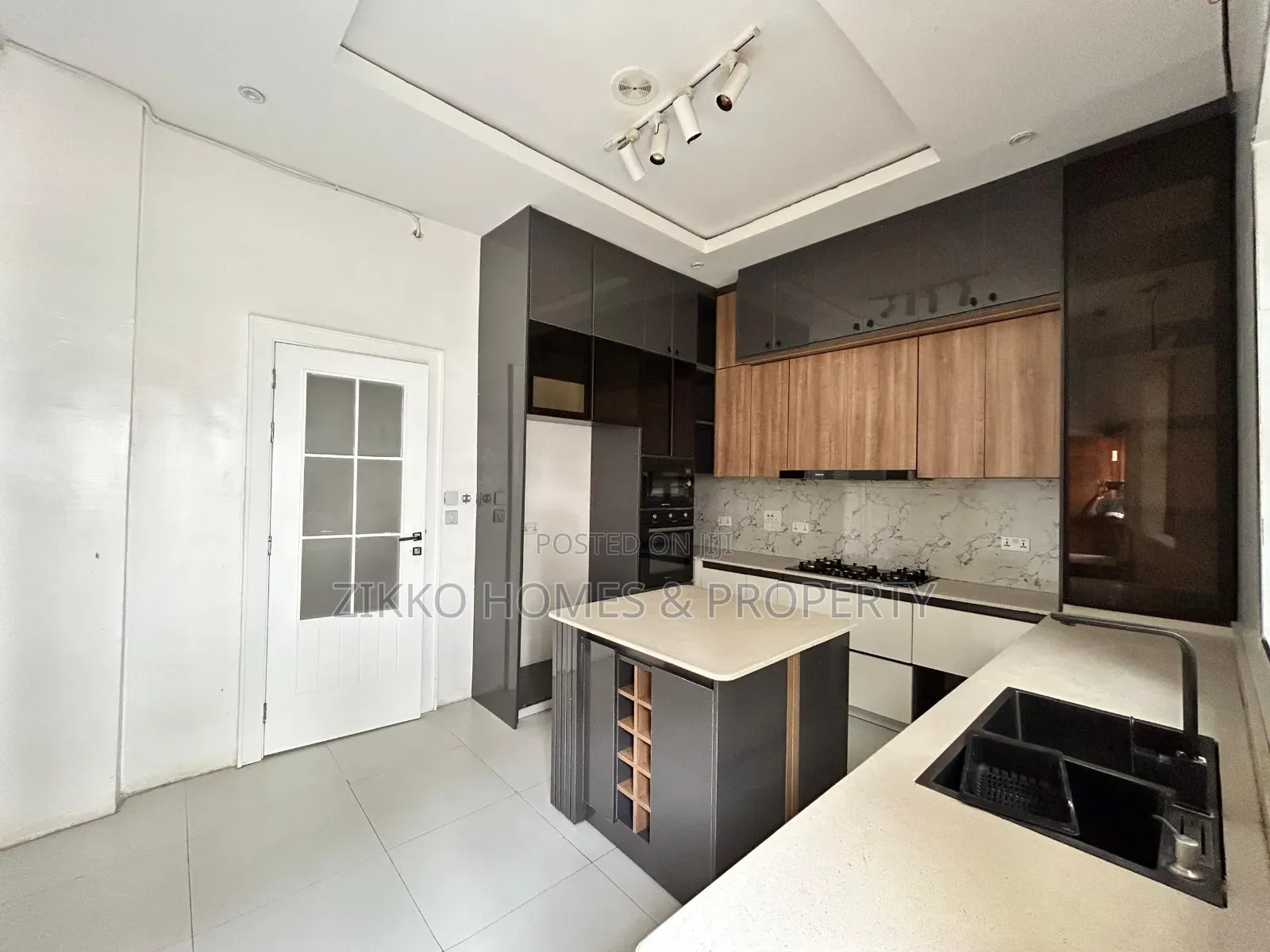 4bdrm Duplex in Orchid Road, Lekki for sale in Lekki