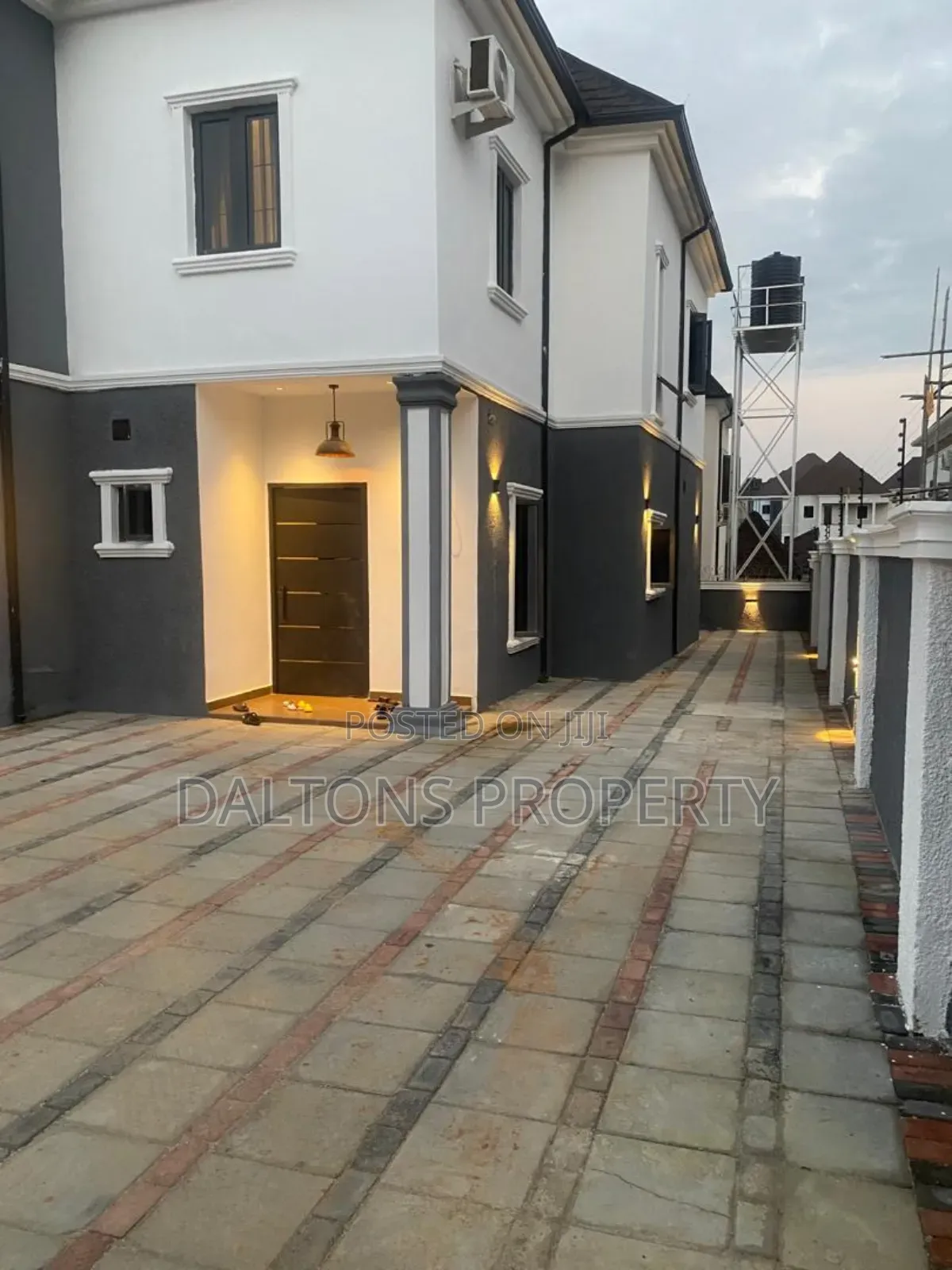 4bdrm Duplex in Summit Estate, Lugbe District for sale in Lugbe District