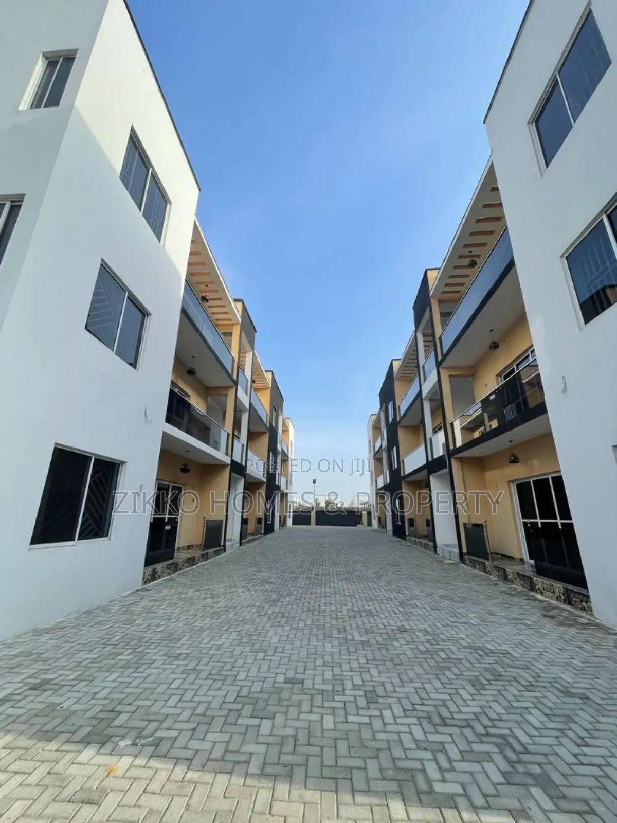2bdrm Apartment in Mobil Road, Lekki for sale in Lekki