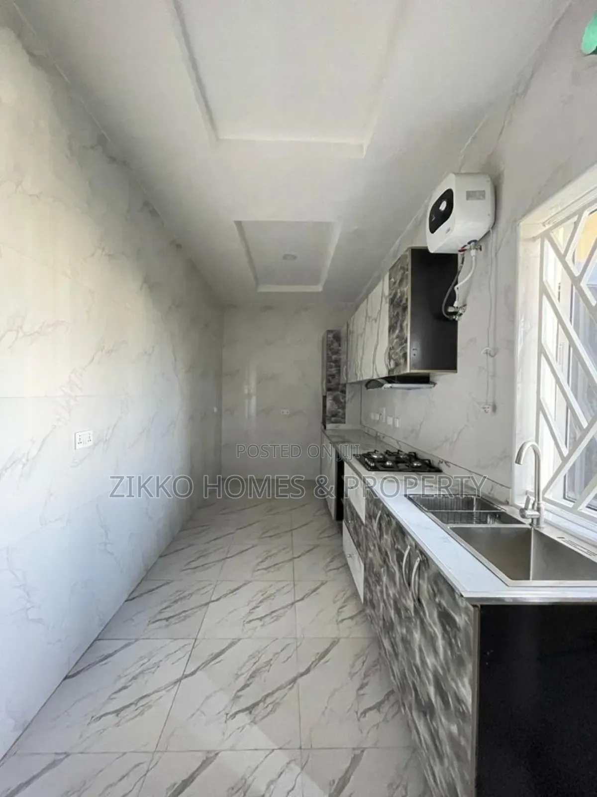 2bdrm Apartment in Mobil Road, Lekki for sale in Lekki