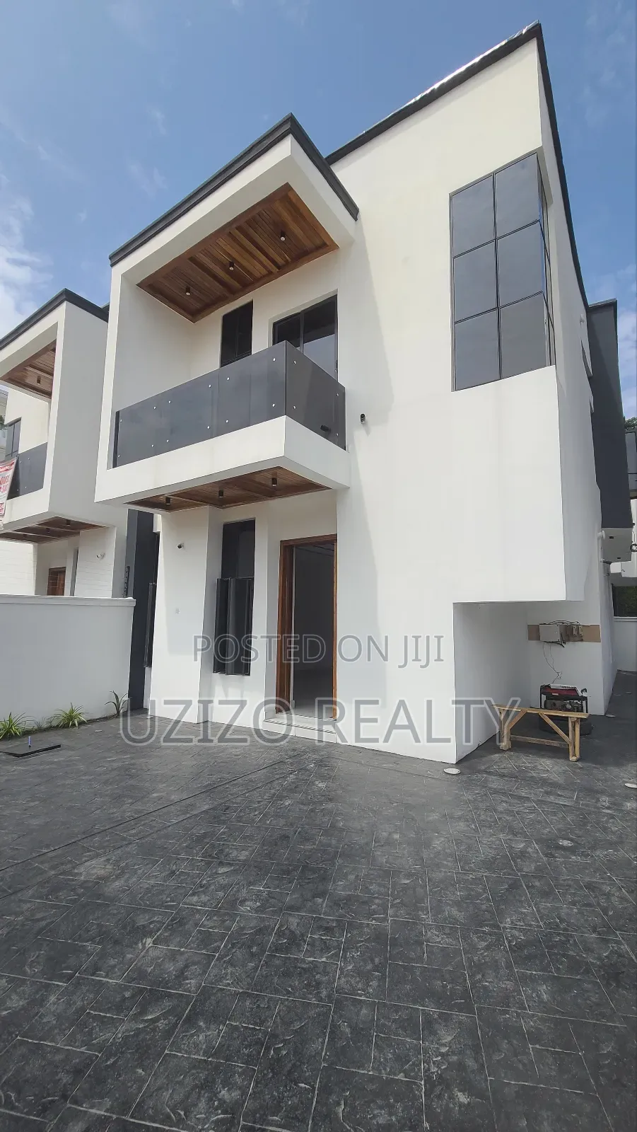 Furnished 4bdrm Duplex in Chevron for sale in Chevron