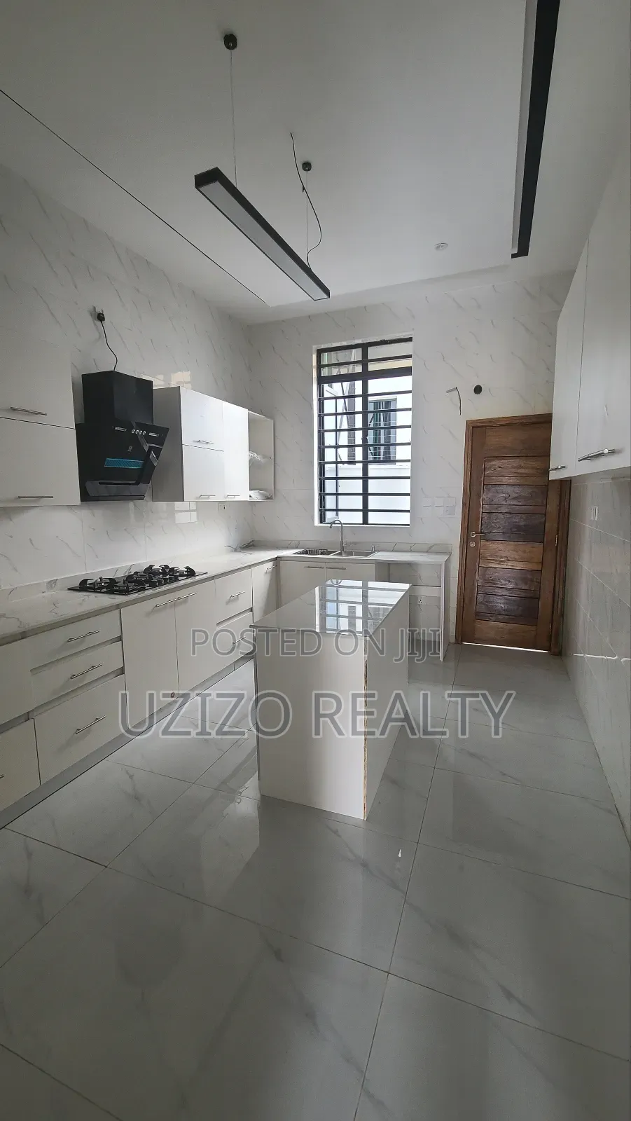 Furnished 4bdrm Duplex in Chevron for sale in Chevron