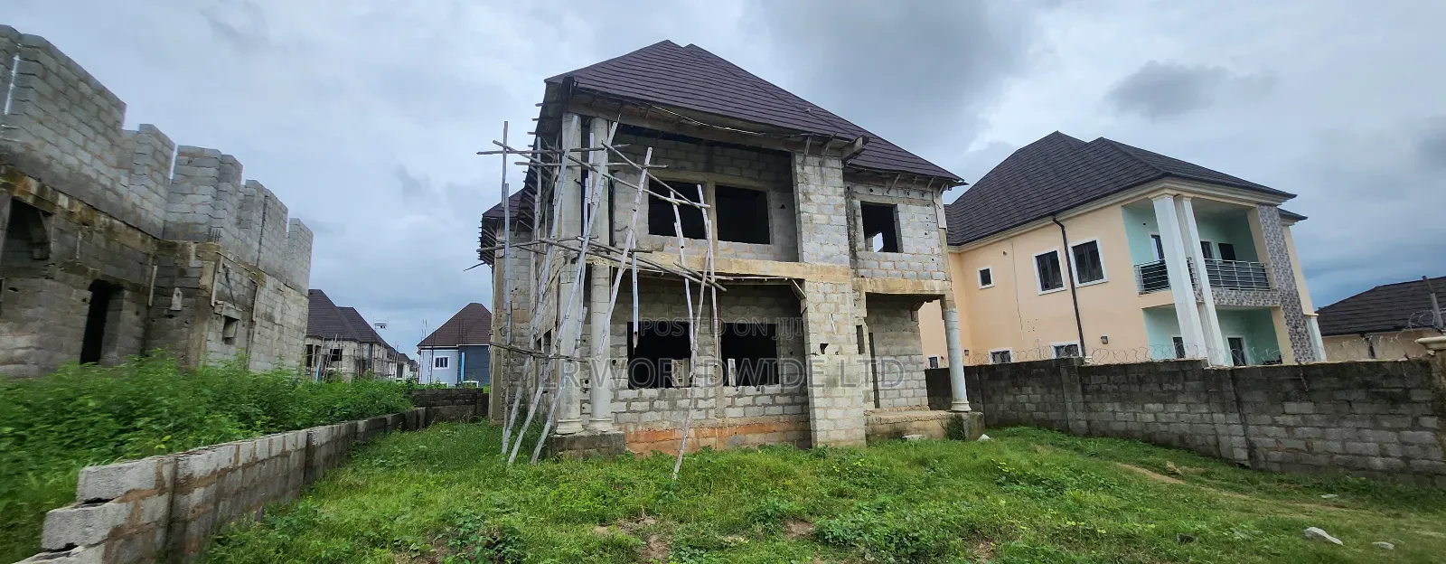 4bdrm Duplex in Lugbe District for sale in Lugbe District
