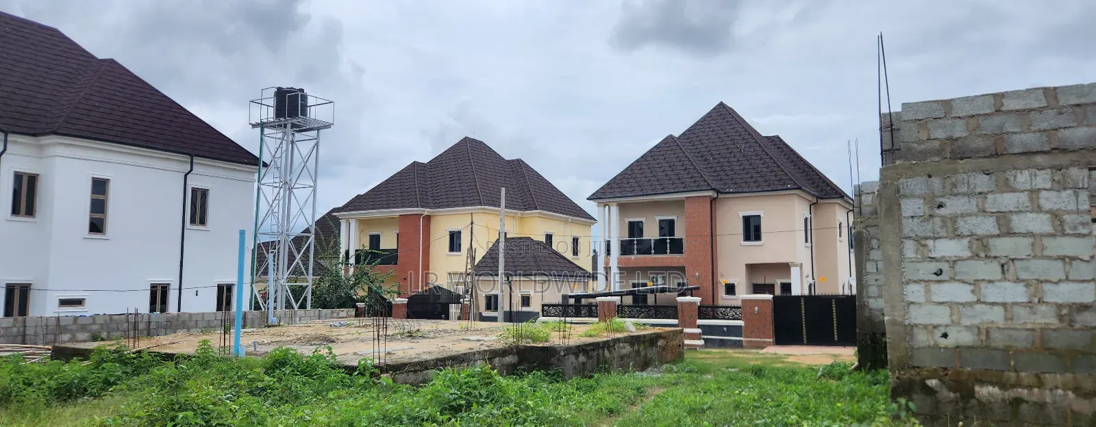4bdrm Duplex in Lugbe District for sale in Lugbe District