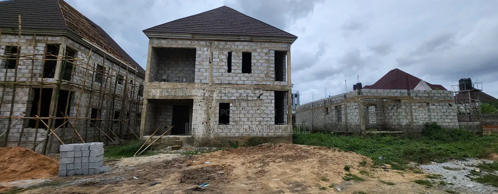 4bdrm Duplex in Lugbe District for sale in Lugbe District