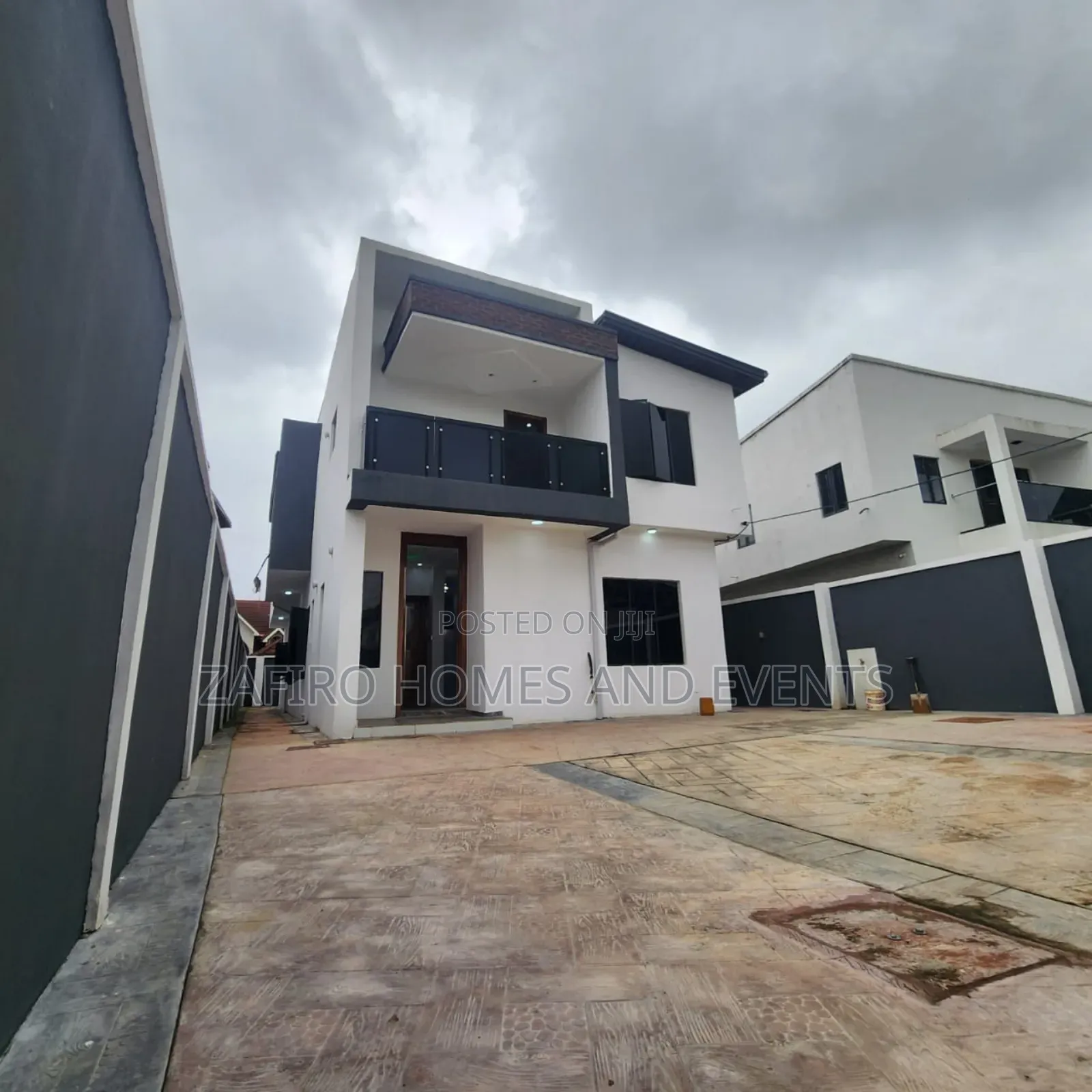 4bdrm Duplex in Ikolaba Estate, for sale in Ibadan