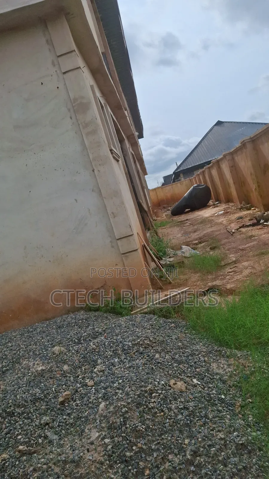 8bdrm Block of Flats in Benin City for sale in Benin City