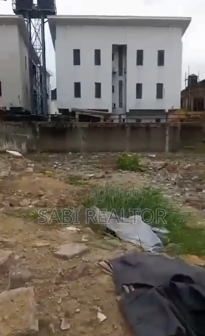 Full Plot Measuring 500sqm At Surulere Suitable For Residential in Surulere