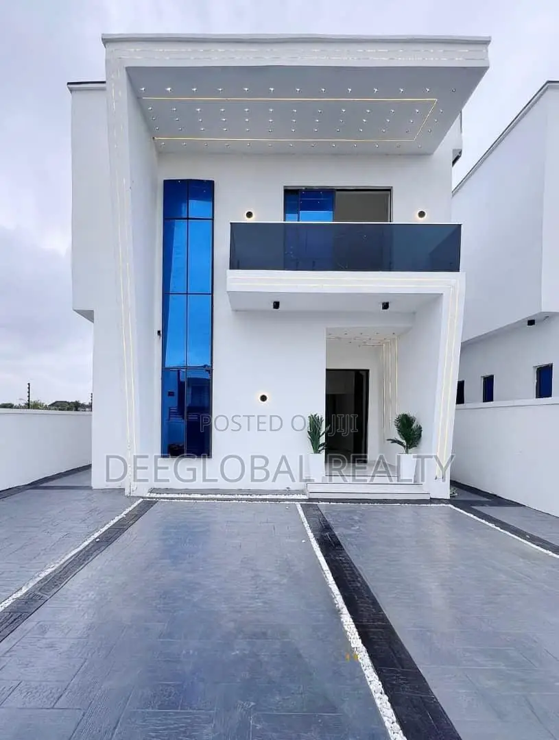 5bdrm Duplex in Ikota for sale in Ikota