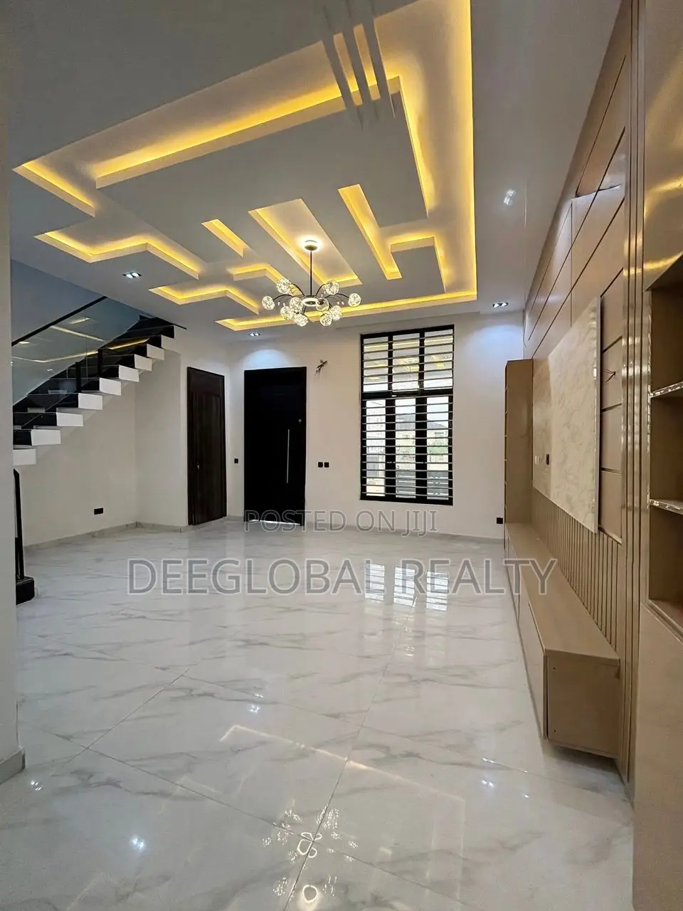 3bdrm Townhouse/Terrace in Ikota for sale in Ikota