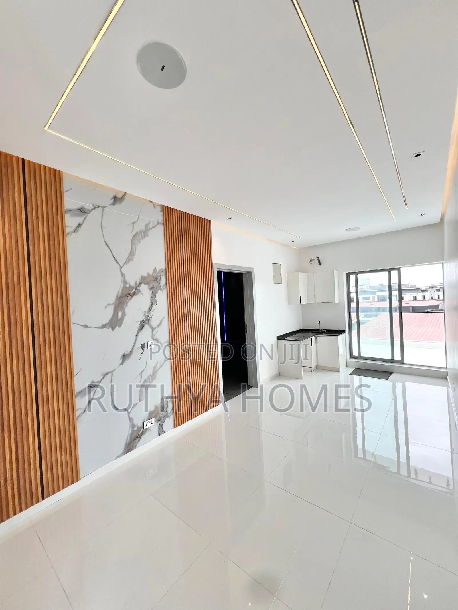 5bdrm Duplex in Osapa for sale in Osapa london