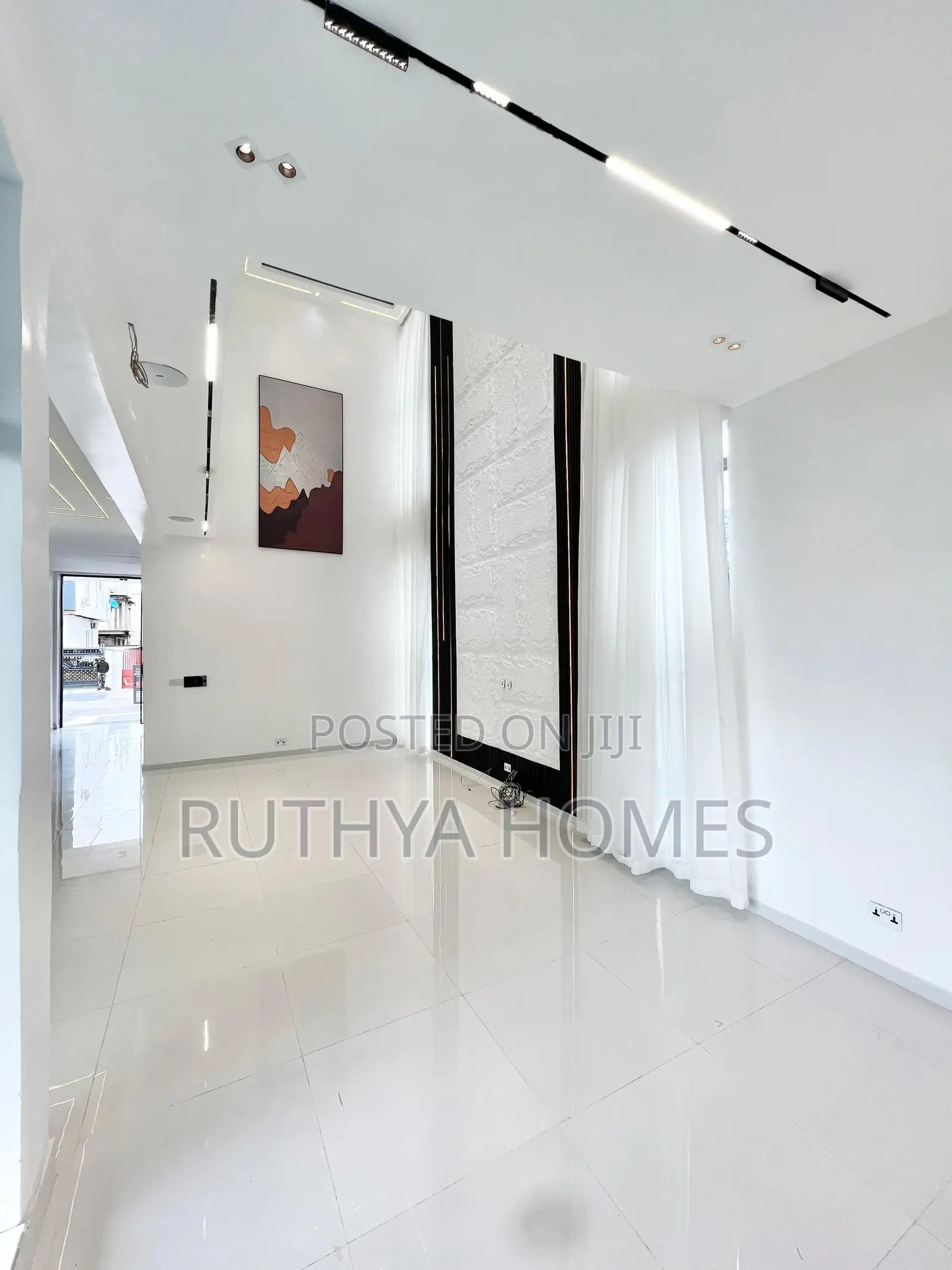 5bdrm Duplex in Osapa for sale in Osapa london