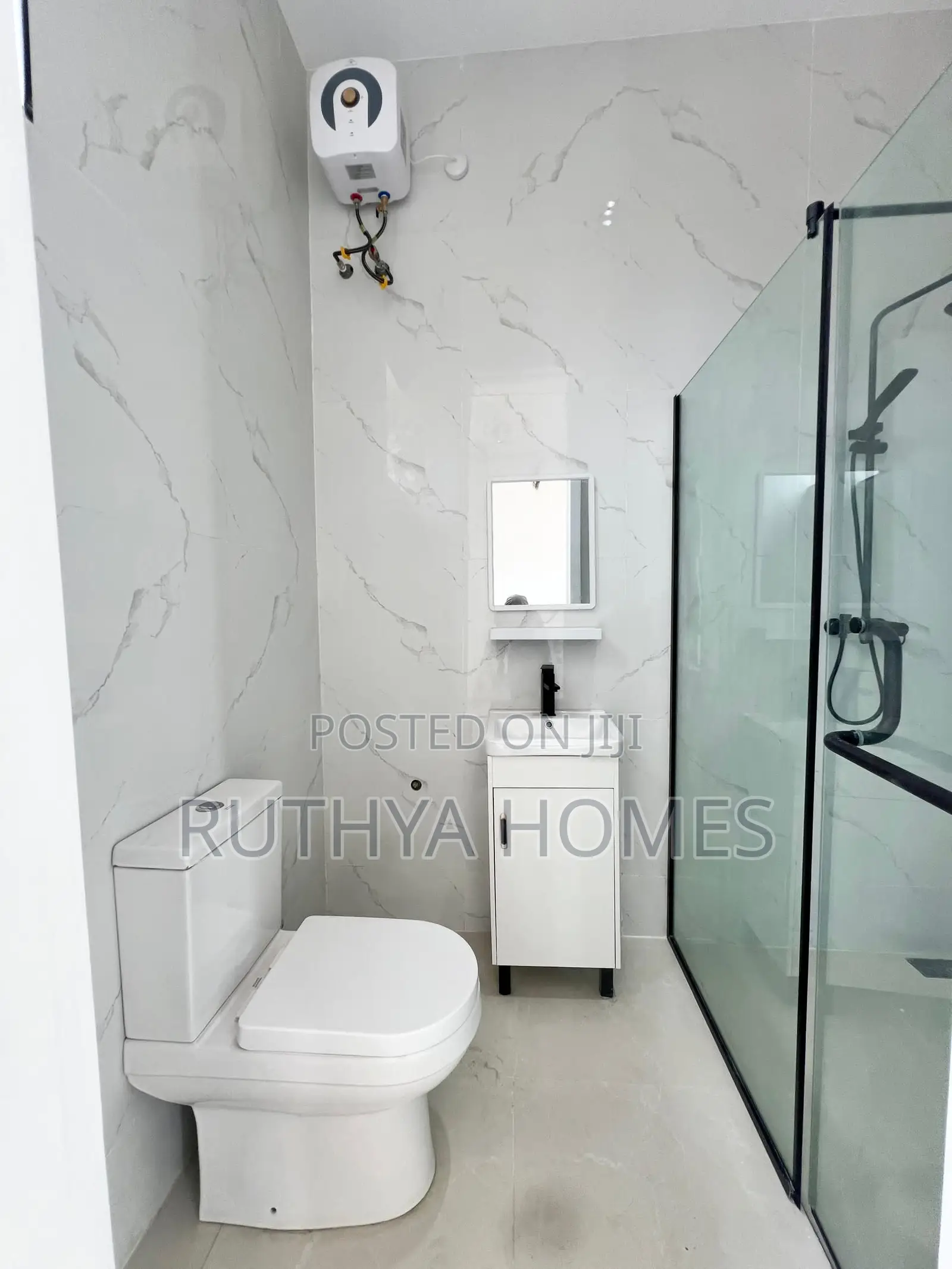 4bdrm Duplex in Chevron Toll Gate for sale in Chevron