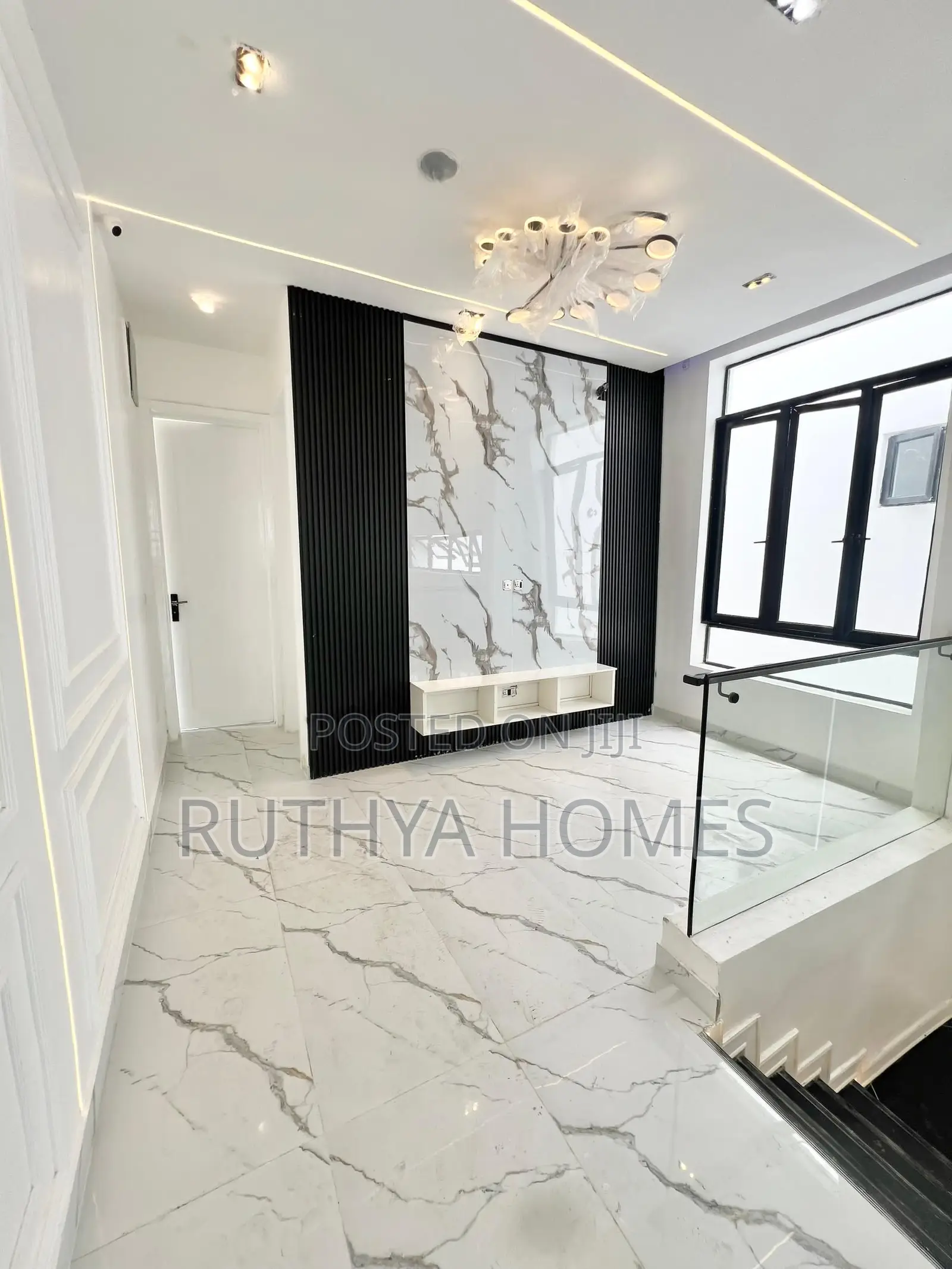 4bdrm Duplex in Chevron Toll Gate for sale in Chevron