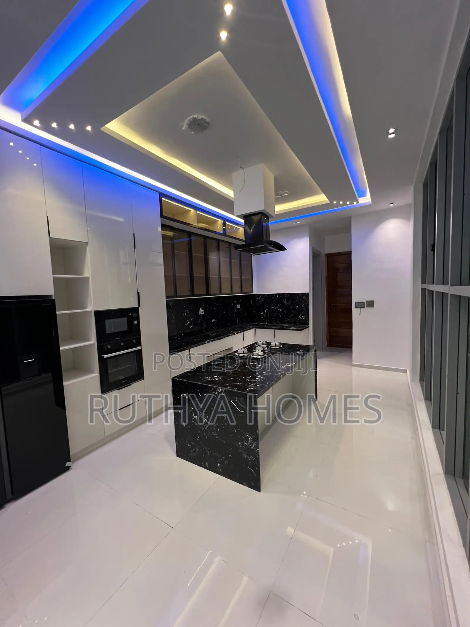 5bdrm Duplex in Osapa London for sale in Osapa london